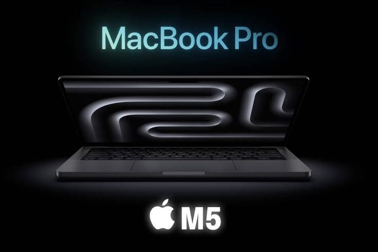 MacBook Air et MacBook Pro posés côte à côte sur un bureau